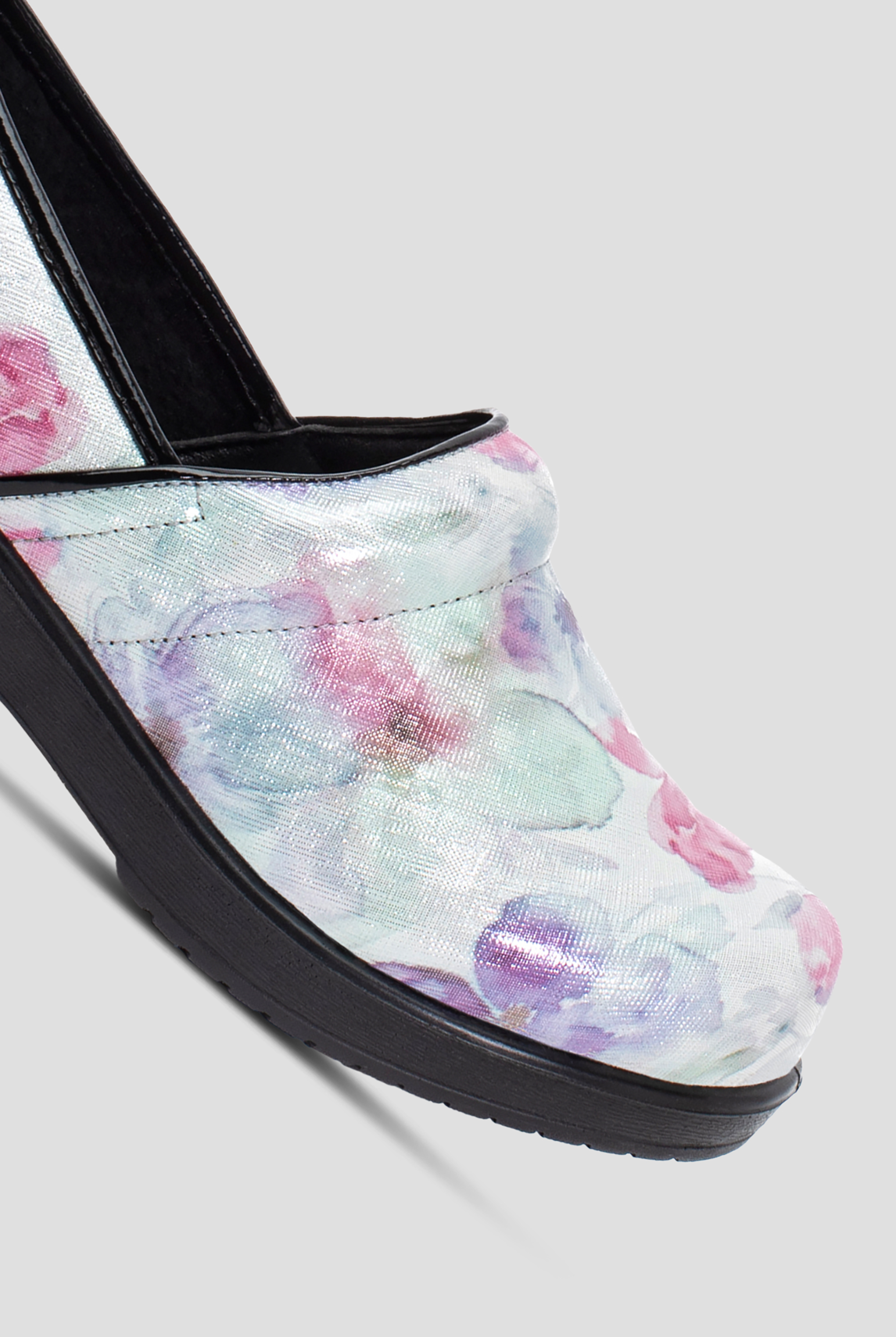 Savvy Women's Brandy Pretty In Pink Clogs