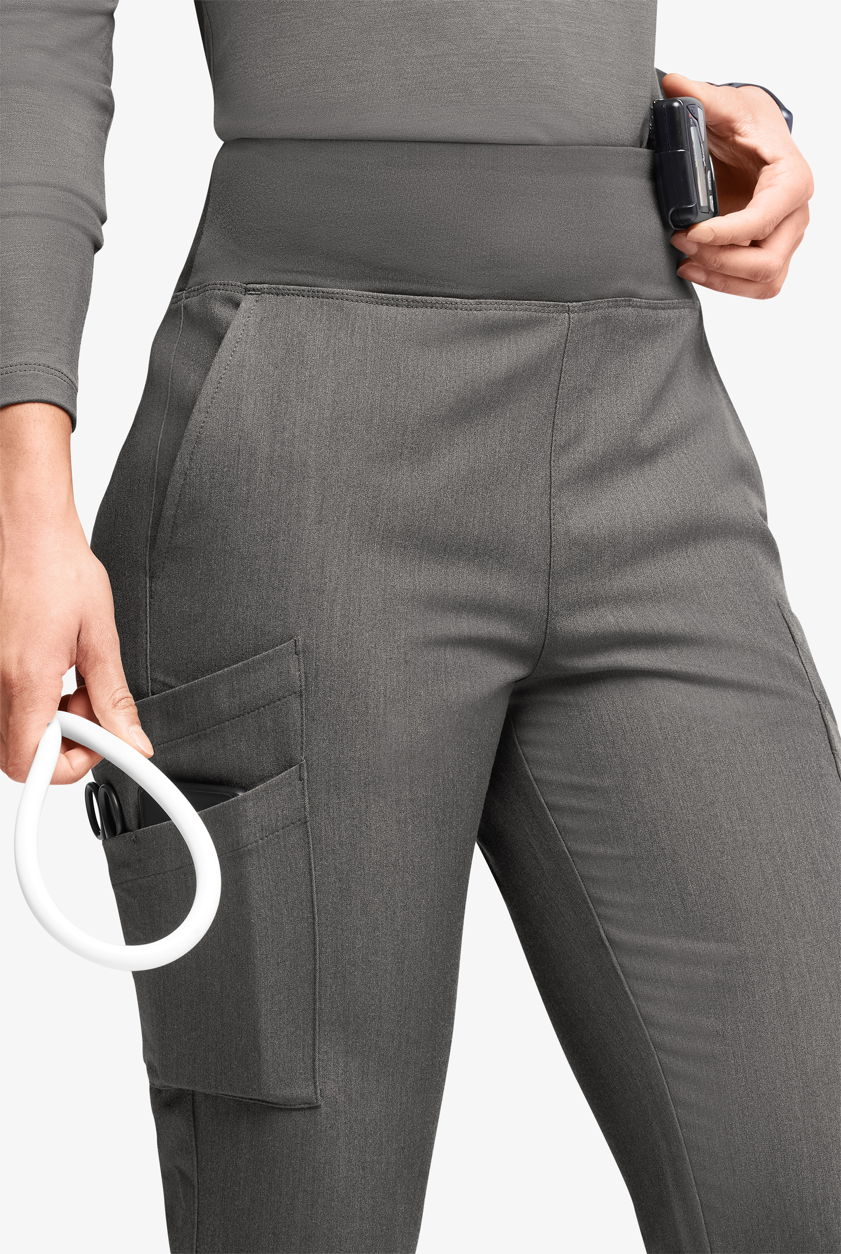 Movement by Butter-Soft Carina Women&rsquo;s 7-Pocket Skinny Yoga Inspired  Scrub Pant