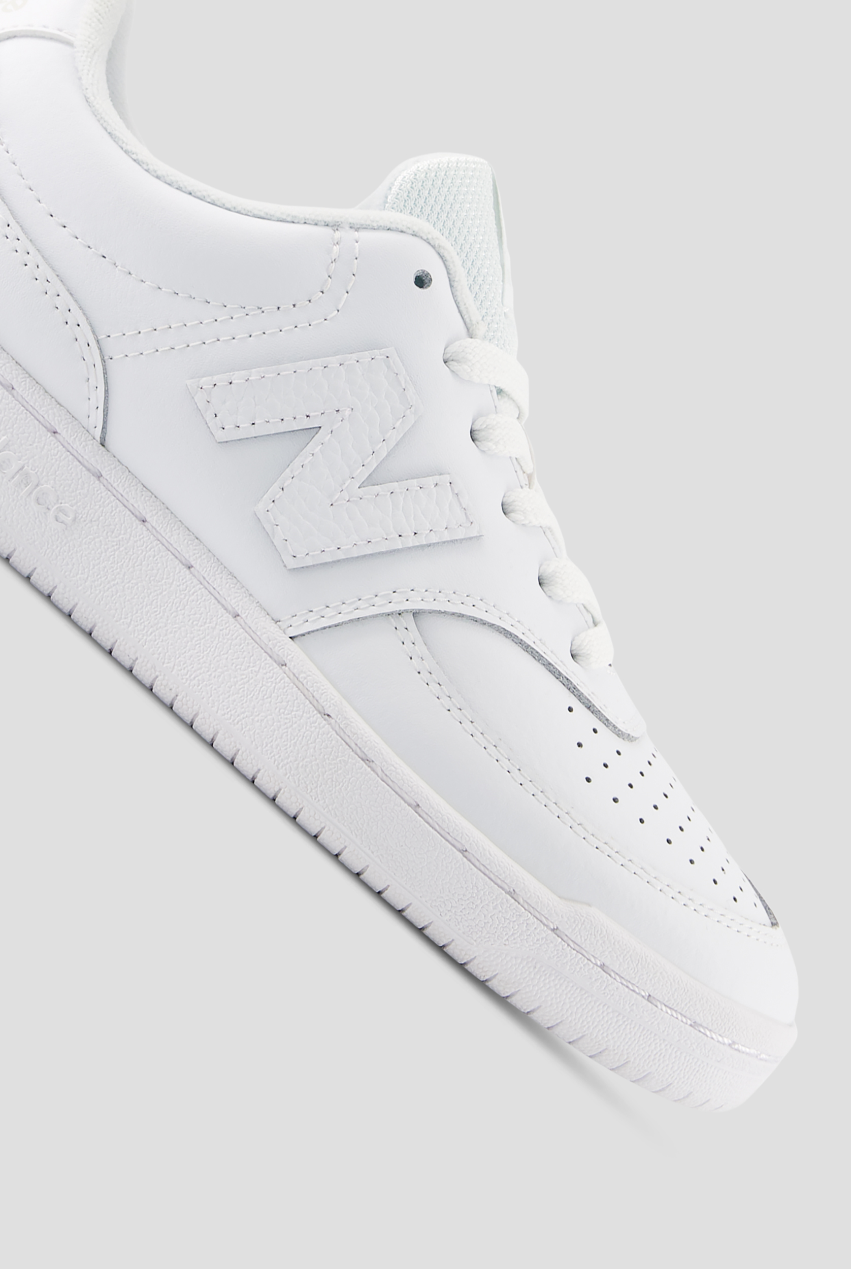 New Balance Women's White / White Athletic Lace Up Shoes