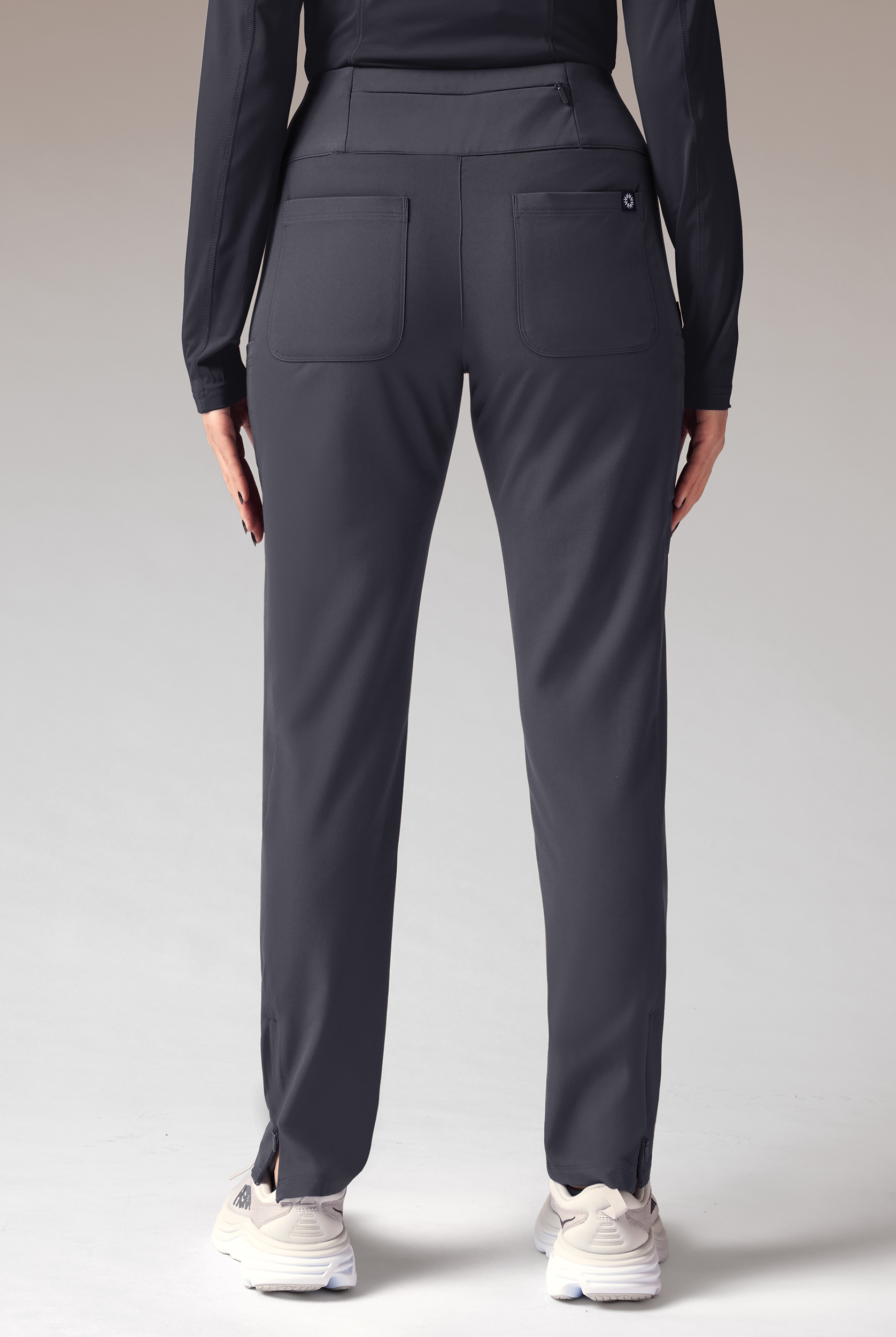 Hypothesis Dynama Y-Pant Women&rsquo;s 7-Pocket Yoga-Inspired Scrub Pant